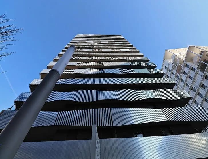 Czy kupno mieszkania od dewelopera trzeba zgłosić do urzędu skarbowego? Ważne informacje!